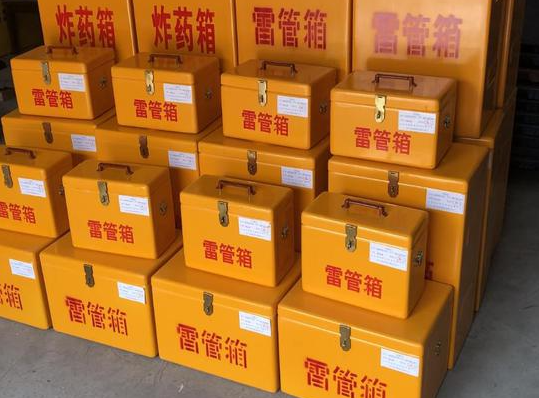 上栗玻璃钢雷管箱的使用寿命一般是多少？